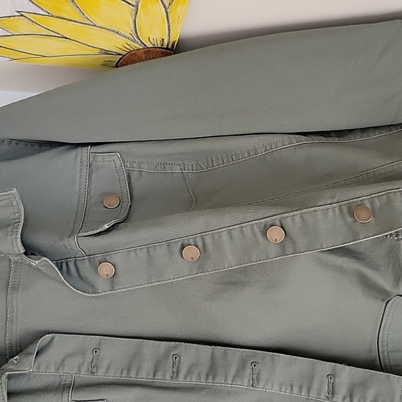 Green jacket - Picture 4 of 7